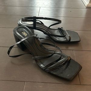 Black Zara sandals 8US